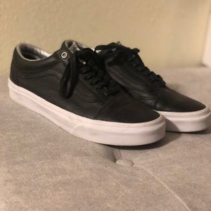 BLACK LEATHER VANS